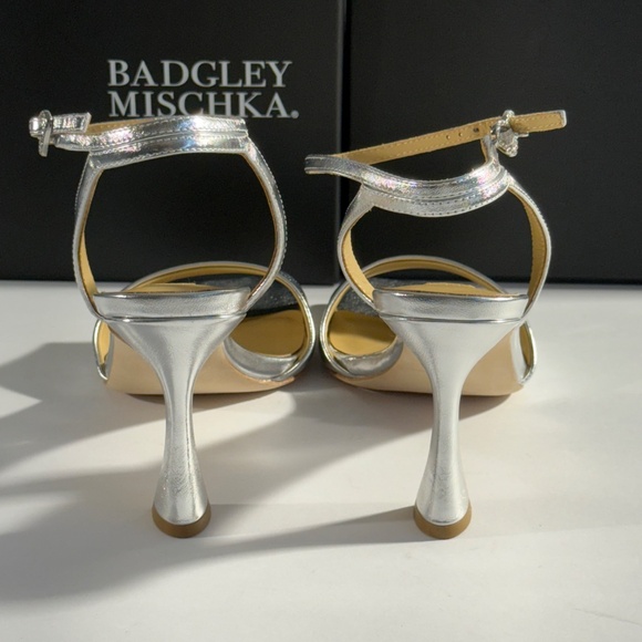 Badgley Mischka Women's Cady Sandals 8 Silver Leather Square Toe High Heel NEW - Picture 9 of 12